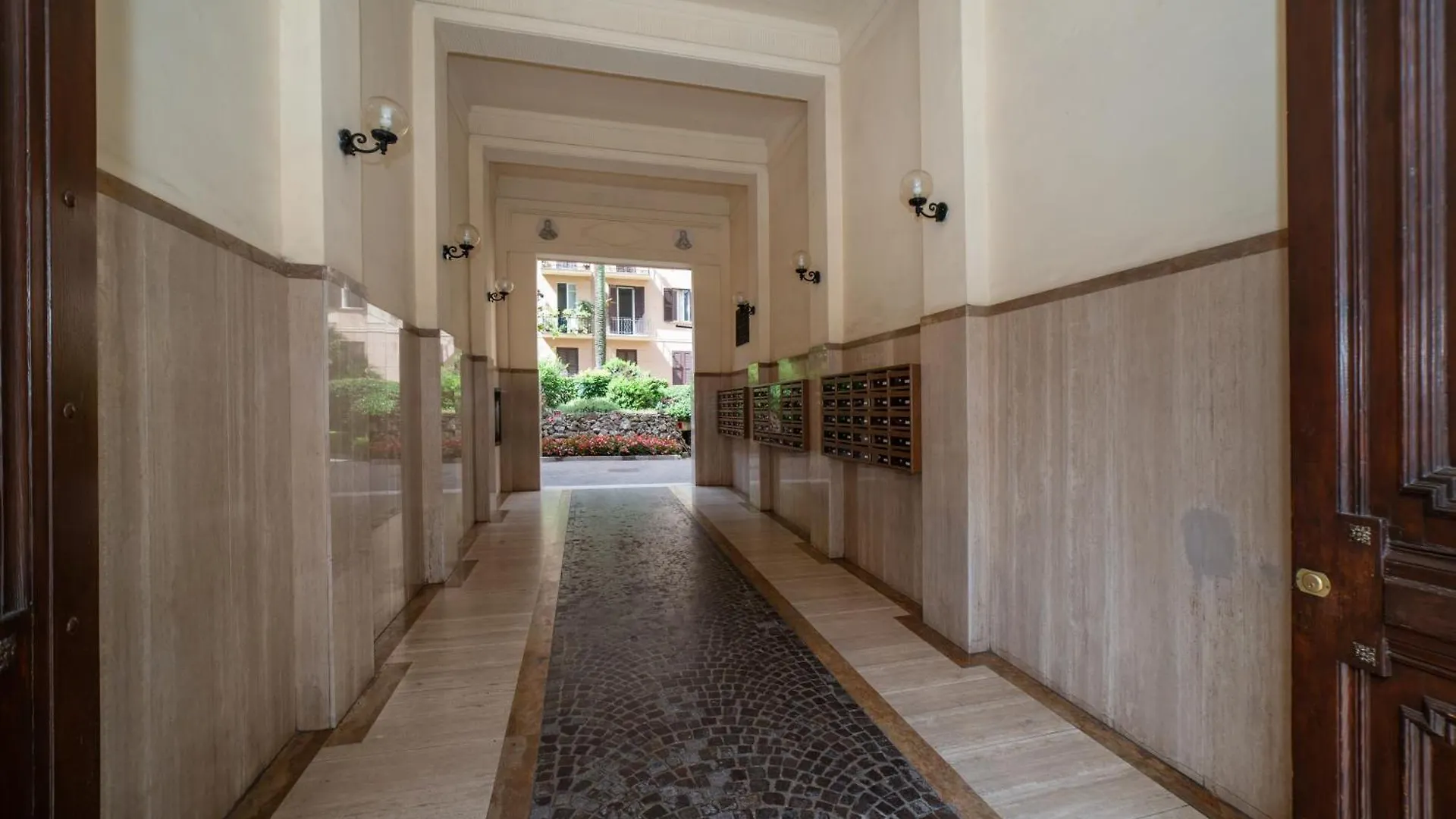 Domus Pietrae Apartment Rome Italy